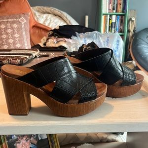 White Mountain Heeled Clogs